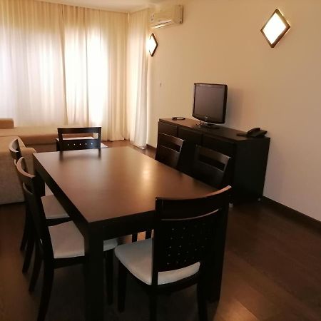 Bendita Mare Apartment Golden Sands Bagian luar foto