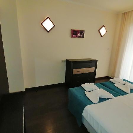 Bendita Mare Apartment Golden Sands Bagian luar foto