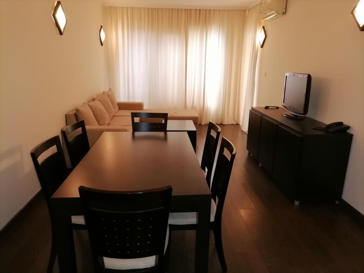 Bendita Mare Apartment Golden Sands Bagian luar foto