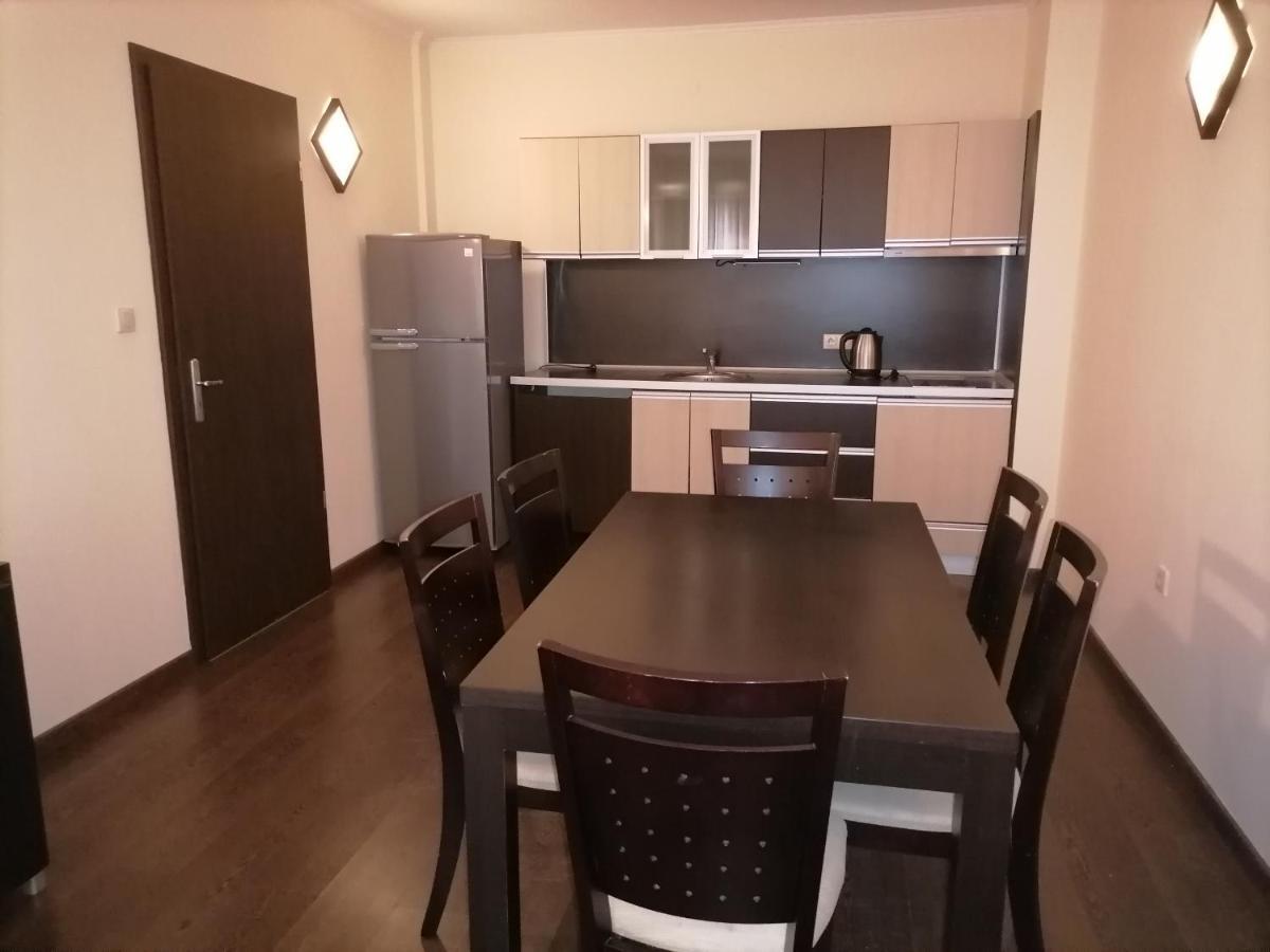 Bendita Mare Apartment Golden Sands Bagian luar foto