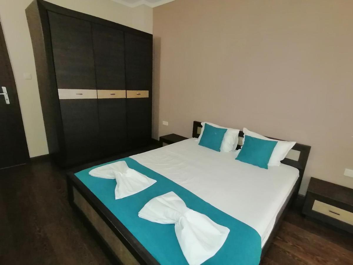 Bendita Mare Apartment Golden Sands Bagian luar foto