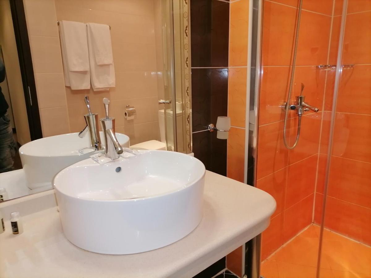 Bendita Mare Apartment Golden Sands Bagian luar foto