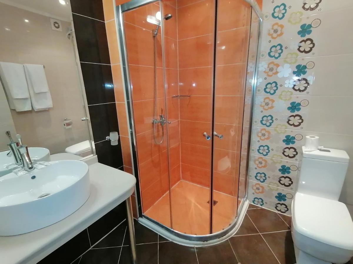 Bendita Mare Apartment Golden Sands Bagian luar foto