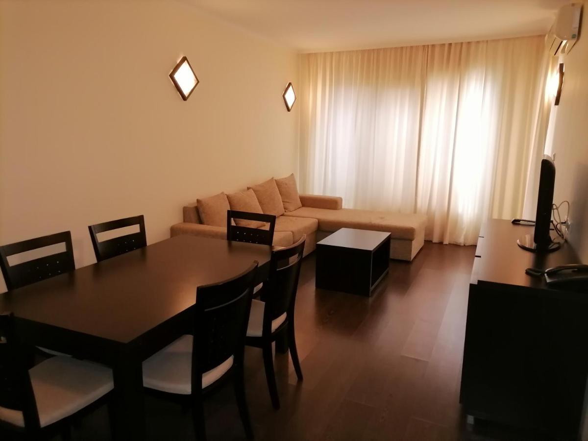 Bendita Mare Apartment Golden Sands Bagian luar foto