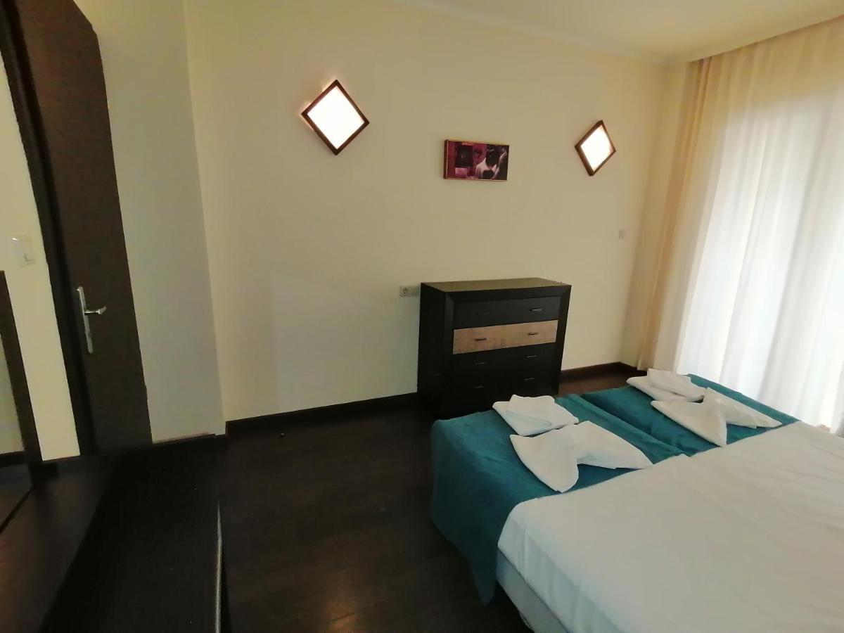 Bendita Mare Apartment Golden Sands Bagian luar foto