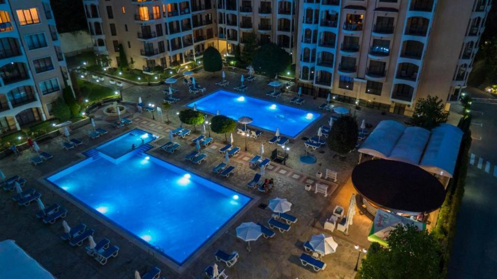 Bendita Mare Apartment Golden Sands Bagian luar foto